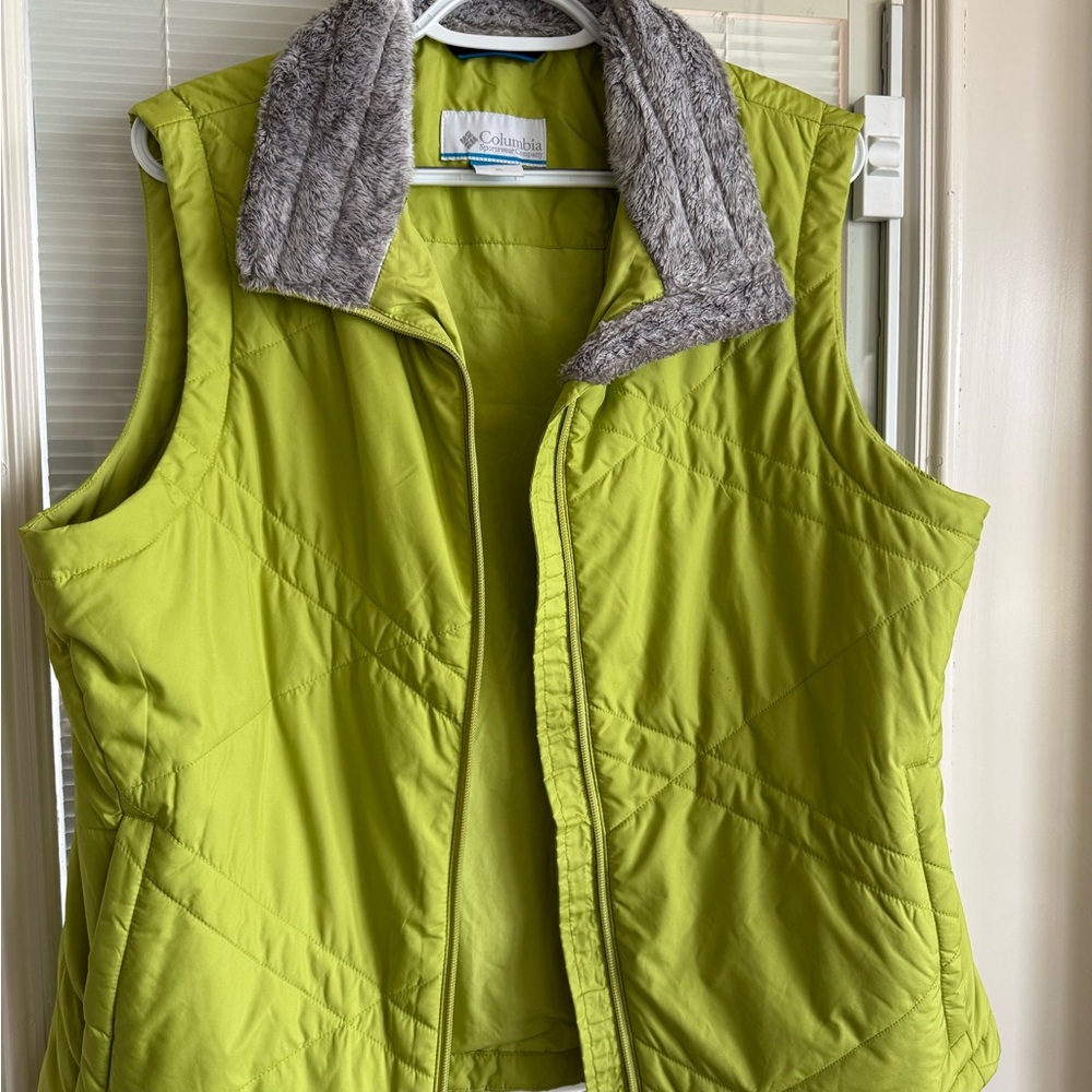 Columbia Women's Green Quilted Vest with Gray Collar